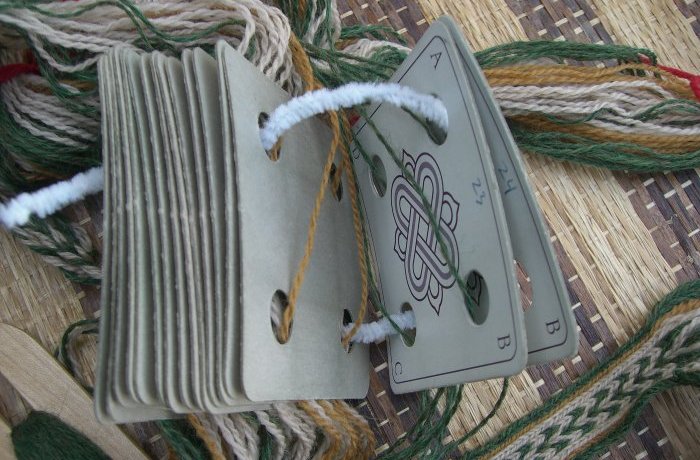 tablet-weaving illustration