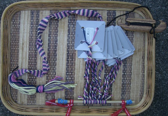 tablet-weaving illustration